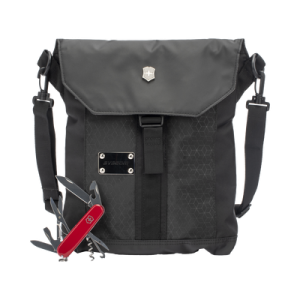 paquete victorinox de mochila adventure traveler deluxe y navaja climber de 14 funciones.