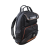 mochila para herramientas tradesman pro™ de 44.5 cm en color negro con 35 bolsillos (no incluye herramientas).