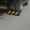 tope vehicular 55cm / para camion / estacionamiento / color negro amarillo.