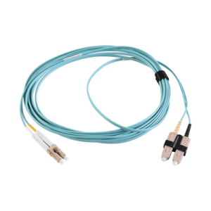 jumper de fibra Óptica multimodo 50/125 xglo om3, lc sc duplex, ofnr, color aqua, 1 metro