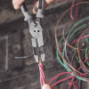pinza híbrida con ponchadora de 8". pela cable sólido de 10 14 awg y cable trenzado de 12 16 awg