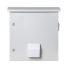 gabinete ventilado de acero ip55 uso en exterior (593 x 609 x 399 mm) con placa trasera interior metálica y compuerta inferior atornillable. incluye ventilador, ventilas, filtros, montaje rack 19", terminal de tierra física, chapas y ll
