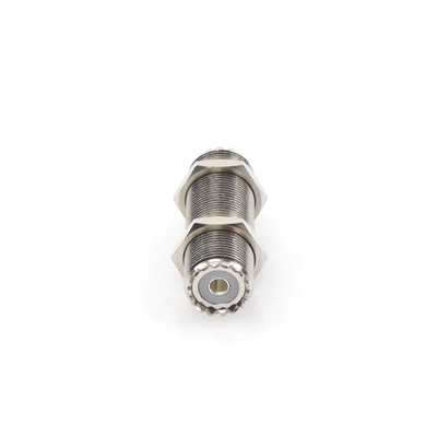adaptador pasamuros de doble uhf hembra (so 239), montaje para panel con rosca estándar. adaptador pasamuros de doble uhf hembra (so 239), montaje para panel con rosca estándar.