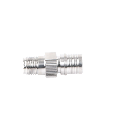 adaptador en línea, de conector qma (quick mate) macho a mini uhf hembra, bronce blanco/ oro/ teflón. adaptador en línea, de conector qma (quick mate) macho a mini uhf hembra, bronce blanco/ oro/ teflón.