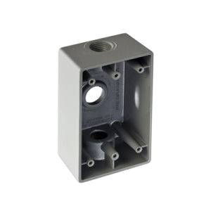 caja condulet fs de 1/2" (12.7 mm) con tres bocas a prueba de intemperie.