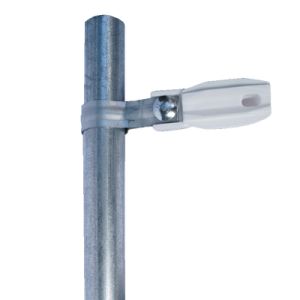aislador de paso o esquina de color blanco con abrazadera incluida de 33 38mm para uso en tubería de malla ciclónica.