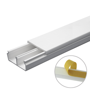 canaleta en color blanco de pvc auto extinguible, con divisón 35 x 17, tramo de 6 pies, con cinta adhesiva (5301 21252)