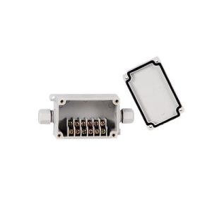 caja de conexión exterior con conexión lateral para 6 líneas (doble tornillo). incluye glándulas.