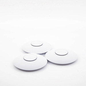paquete de 3 access point unifi 802.11ac wave 2, mu mimo4x4 con antena beamforming, hasta 1.7 gbps, para interior poe 802.3af, soporta 200 clientes, no incluyen poe&acute;s