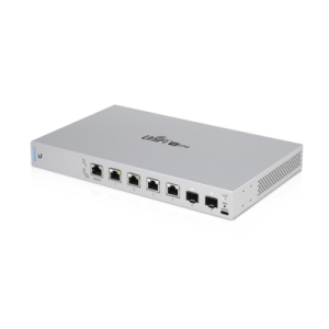 switch unifi 7 puertos (1 x consola, 4 x poe++ 802.3bt y 2 sfp+)