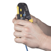 ponchadora/pelacables/cortacables con matraca para conectores pass thru rj45 y conectores estándar rj11/rj12.