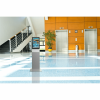 kiosko para pantallas indoor peerless av / orientación paisaje o retrato / base plana rectangular / puertas traseras con seguridad / gestión interna de cables / compatible con pantallas 15" 22" 32" / vesa 200x200