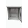 gabinete ventilado de acero ip55 uso en exterior (593 x 609 x 399 mm) con placa trasera interior metálica y compuerta inferior atornillable. incluye ventilador, ventilas, filtros, montaje rack 19", terminal de tierra física, chapas y ll