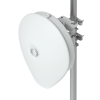 radio backhaul uisp airfiber 60 xr para ptp en 60 ghz, hasta 5.4 gbps, radio redundante en 5 ghz, sfp+ 10g, con gps y bluetooth, hasta 15 km