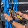 sonda digital profesional / rastreo de tono digital y analógico / led para espacios oscuros / conector de auriculares para ruido extremo / modelo vdv500 223 / cumple con certificaciones ce y ukca / punta de sonda reemplazable
