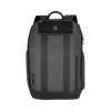 mochila urbana con bolsillos para laptop y tablet.