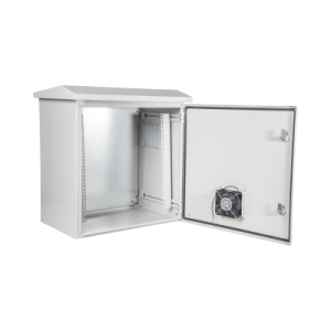 kit gabinete ventilado de acero ip55 uso en exterior (593 x 609 x 399 mm) con placa trasera interior metálica y compuerta inferior atornillable. incluye ventilador, ventilas, filtros, montaje rack 19", terminal de tierra física, chapas