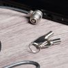 cable de seguridad klip xtreme con llave para laptop bolt i ksd 330 ranura rectangular estandar largo 1.5 m color negro